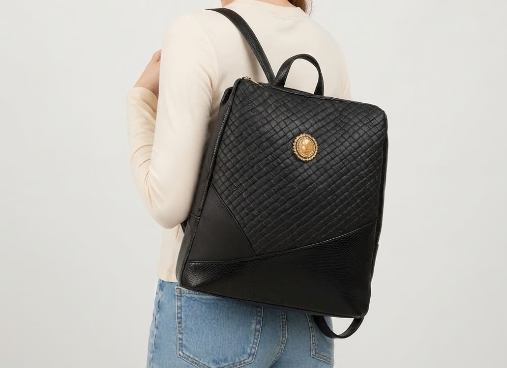 Elegant Faux-Leather Backpack حقيبة ظهر أنيقة من الجلد الصناعي