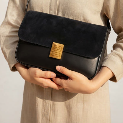 Structured Crossbody Handbag حقيبة كتف منظمة