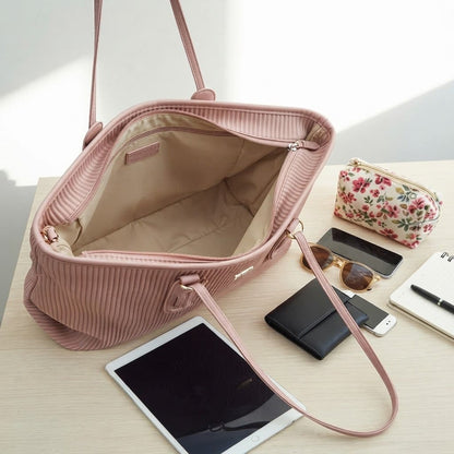 Vertical Ribbed Tote Bag حقيبة حمل مضلعة عمودية